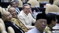 Rapat pleno tersebut juga dihadiri sejumlah tokoh dan mantan menteri serta mantan pimpinan lembaga negara.