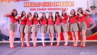 Deretan pramugrari cantik ini siap melayani para penumpang Vietjet Air yang akan melakukan penerbangan Jakarta-Ho Chi Minh dan sebaliknya.