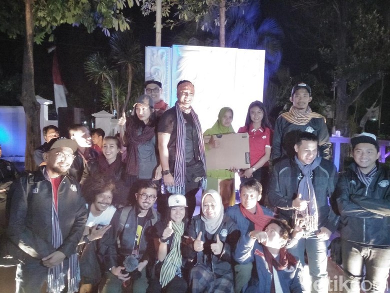 Omesh Cs Belajar Keteguhan Hidup dari Atlet Difabel Kediri Omesh Cs Belajar Keteguhan Hidup dari Atlet Difabel Kediri