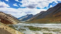 Terlepas dari proses mumifikasi tadi, Desa Gue amat cantik. Traveler dapat menyaksikan dari foto-foto di atas betapa indahnya lanskap Himalaya itu (Foto: Neelima Vallangi/BBC Travel)