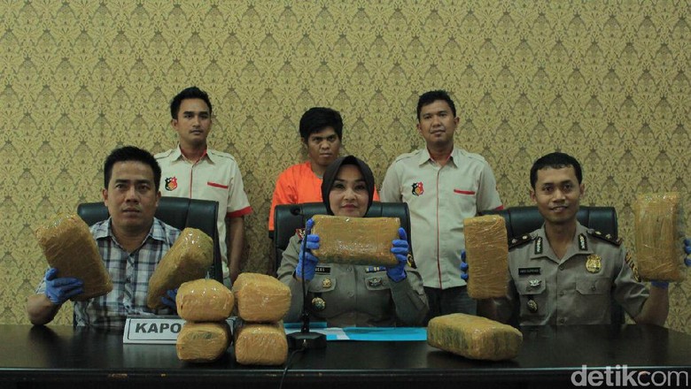 Pengedar di Prabumulih Sumsel Ditangkap, Ganja 8,5 Kg Diamankan Pengedar di Prabumulih Sumsel Ditangkap, Ganja 8,5 Kg Diamankan