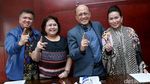 Kasus Dihentikan, Mario Teguh dan Istri Tersenyum Lagi