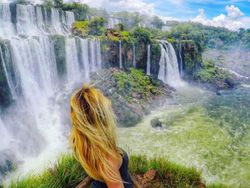 Suka Piknik Sendirian, Blogger Seksi Ini Kesal Dicurigai