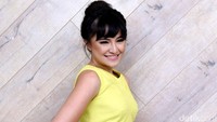 Aktris berusia 28 tahun itu terlihat manis kala menghadiri acara tersebut. Pool/Noel/detikFoto.