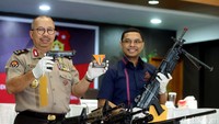Ada beberapa airsoft gun yang disita termasuk jenis pistol.