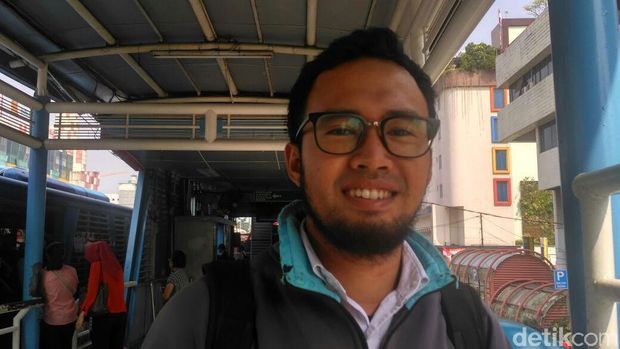 Penumpang TransJ pun Tak Setuju Larangan Motor di Jalan Sudirman