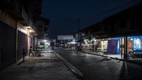 Namun, kini kampung tua Penagi dengan ratusan rumah panggung di atas air telah sepi dan sunyi. Walaupun suasana Penagi sudah berubah, namun kerukunan masyarakatnya tidak berubah.
