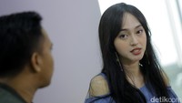 Indah ingin mengambil spesialisasi kedokteran di bidang mata. (Foto: Dikhy Sasra)