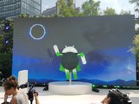 Patung maskot Android Oreo di New York