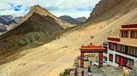Proses menjadi mumi secara alami inilah, yang membuat bentuk tubuh Tenzin Sangha masih bagus dan masih memiliki rambut serta gigi. Mereka, para biksu Buddha dari Tibet tidak memakai ramuan sama sekali dalam proses menjadi mumi (Foto: Neelima Vallangi/BBC Travel)