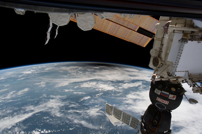 The umbra, the moons shadow, over the United States from space is seen from the International Space Station from outer space, August 21, 2017 in this social media image.   Courtesy @Space_Station/Intl. Space Station/Handout via REUTERS   ATTENTION EDITORS - THIS IMAGE HAS BEEN SUPPLIED BY A THIRD PARTY. MANDATORY CREDIT