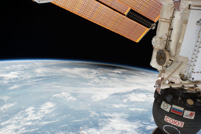 The umbra, the moons shadow, over the United States from space is seen from the International Space Station from outer space, August 21, 2017 in this social media image.   Courtesy @Space_Station/Intl. Space Station/Handout via REUTERS   ATTENTION EDITORS - THIS IMAGE HAS BEEN SUPPLIED BY A THIRD PARTY. MANDATORY CREDIT
