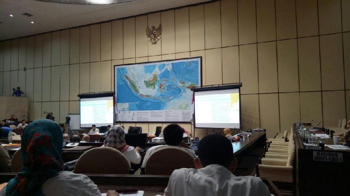 DPR Minta KPU Langsung Adili Lembaga Survei yang Melanggar