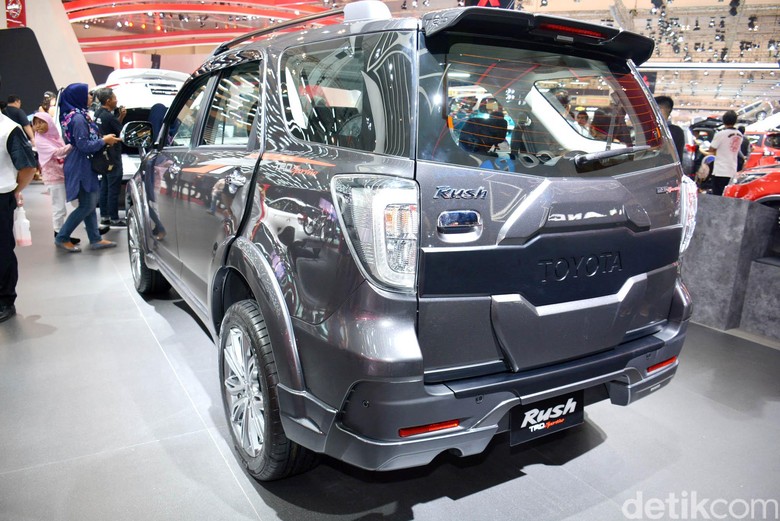 Toyota Rush tanpa konde di GIIAS 2017 (Foto: Dok. Toyota) Toyota Rush tanpa konde di GIIAS 2017 (Foto: Dok. Toyota)