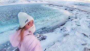 “Karena aku wanita, bukan berarti aku tidak bisa menghasilkan uang dan menabungnya ketimbang untuk belanja,” ujar Alyssa. Foto: Instagram