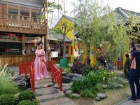 Bergaya Ala Kaisar China Di Chinatown Bandung Bergaya Ala Kaisar China Di Chinatown Bandung