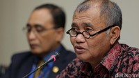 Ketua KPK Agus Rahardjo di kantornya, Jalan Kuningan Persada, Jakarta Selatan, Selasa (22/8/2017) mengatakan, dari pemeriksaan awal telah ditemukan dugaan tindak pidana korupsi dan KPK meningkatkan status penanganan perkara ke penyidikan, sejalan dengan penetapan 2 tersangka.