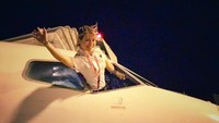 Saat ini Eva tengah ditugaskan untuk menunggangi pesawat jenis Boeing 747 di Hong Kong. Lewat profesinya, Eva juga cukup sering traveling (@flywitheva/Instagram)