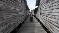 Kecamatan yang memiliki koneksi dengan luar daerah dan luar negeri ini memiliki luas wilayah sekitar 13.559 kilometer persegi dan luas wilayah pulau-pulau yang belum berpenghuni sekitar 13.204 kilometer persegi.