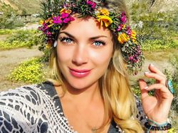 Suka Piknik Sendirian, Blogger Seksi Ini Kesal Dicurigai