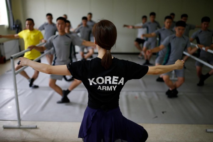 Obat Stress Tentara Korea Selatan: Menari Balet