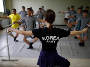 Obat Stress Tentara Korea Selatan: Menari Balet