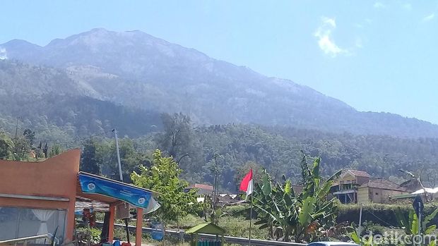Pendakian Cemoro Sewu Gunung Lawu
