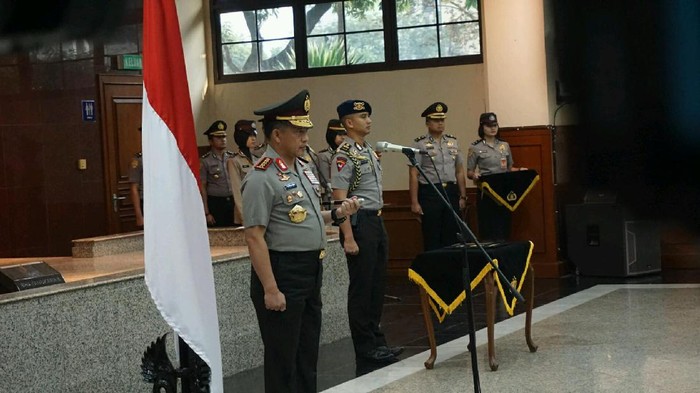 Kapolri Pimpin Upacara Sertijab Asisten Logistik