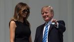 Gaya Trump yang Berani Tatap Gerhana Matahari Total Tanpa Kacamata