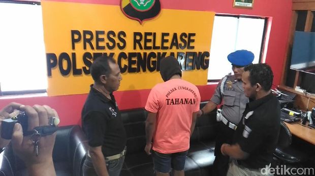 Pelaku AW alias W alias G (29) yang diduga sebagai pelaku pencabulan terhadap 9 anak laki-laki