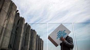 Selain memakai kacamata khusus, menggunakan sarana kotak juga bisa dilakukan. (Foto: GettyImages)