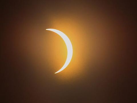 Akibat Fatal Lihat Gerhana Matahari Tanpa Kacamata Seperti Donald Trump