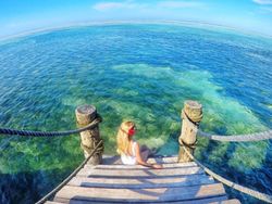 Suka Piknik Sendirian, Blogger Seksi Ini Kesal Dicurigai