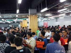 Penuh Sesak dan Saling Dorong karena Diskon Nike, Ini Penjelasan GI