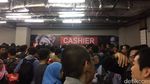 Foto: Sesaknya Pengunjung di GI karena Diskon Nike