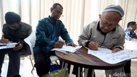 Crisis Center masih terus dibuka hingga waktu yang belum ditentukan.