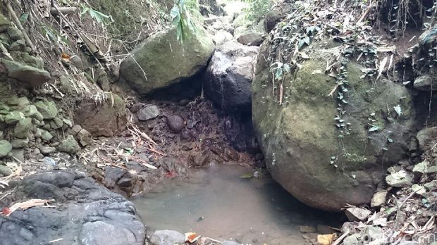 Kekeringan, Warga Cilegon Harus Jalan Kaki 2 Km untuk Dapatkan Air