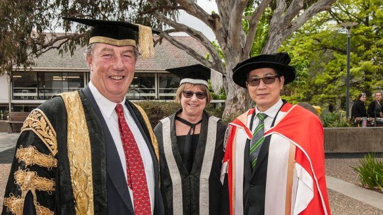Prof Ronny Noor Jadi Adjunct Professor di Universitas Australia Prof Ronny Noor Jadi Adjunct Professor di Universitas Australia