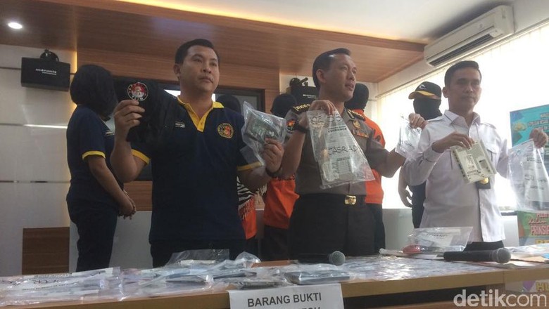 Setelah Grup Saracen, Polisi Buru Kelompok Lain Penyebar Isu SARA Setelah Grup Saracen, Polisi Buru Kelompok Lain Penyebar Isu SARA
