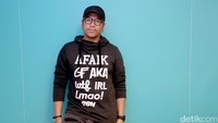 Sammy Simorangkir memberi judul ‘Tulang Rusuk’ untuk lagunya kali ini. Foto: Asep Syaifullah