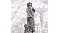 Kini, nama Syahrini disebut di sidang dakwaan bos First Travel yaitu Andika Surachman, Anniesa Hasibuan, dan Kiki Hasibuan. Syahrini disebut digunakan First Travel untuk mempromosikan paket umrah.