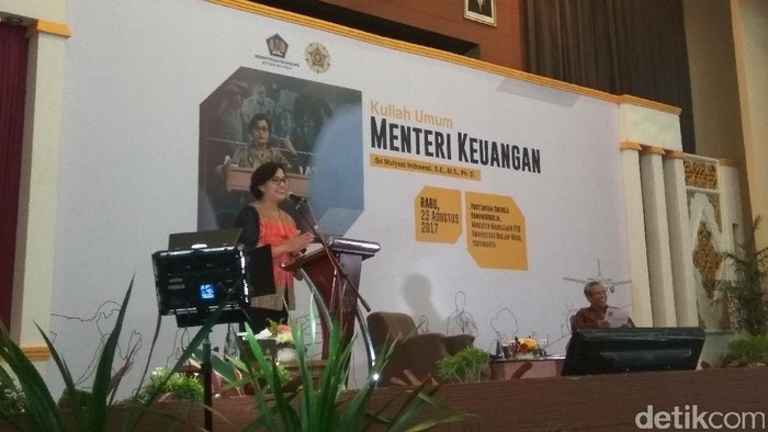 Sri Mulyani Beri Kuliah APBN ke Ratusan Mahasiswa UGM