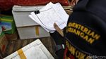 Foto: Melihat Barang-barang Malaysia Masuk ke Indonesia