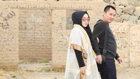 Anniesa yang merupakan desainer ini kerap menggunakan barang-barang highend dan keliling dunia bersama suaminya, Andika (Foto: Dok. Instagram Anniesa Hasibuan)