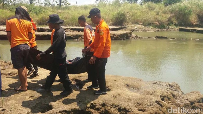 Bocah Hanyut di Bengawan Solo, Klaten Ditemukan Tewas Bocah Hanyut di Bengawan Solo, Klaten Ditemukan Tewas