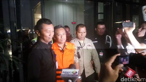 KPK Tahan Tiga Tersangka Suap 'Sapi-Kambing 