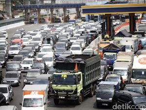 Libur Natal, 95 Truk Ditilang karena Beroperasi di Ruas Jalan Tol