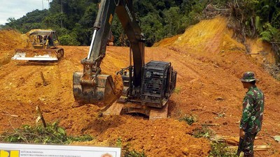 Kerja Keras, Akhirnya Jalan Perbatasan di Kalbar Terbuka