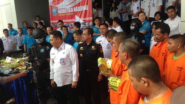 WN Malaysia tersebut terpaksa ditembak mati karena melawan petugas.