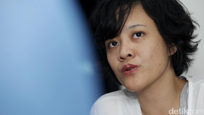 Mouly Surya Nursita Mouly Surya, Sutradara,